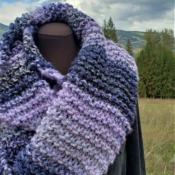 Purples Handmade Bulky Knit Infinity Scarf - Picture 3 of 3